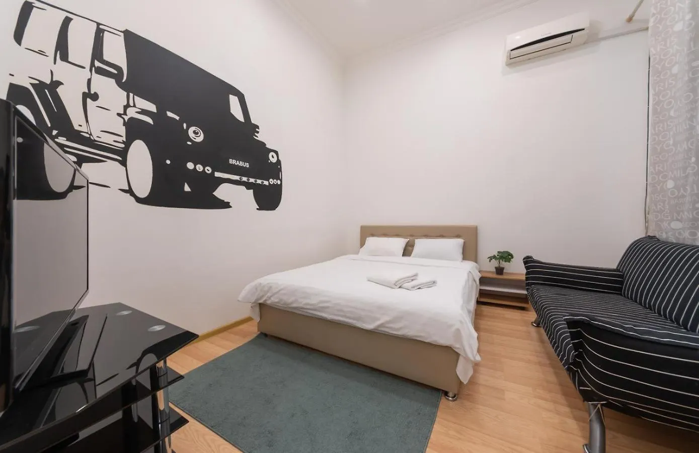 Kievaccommodation In The Center 24H Self Check-In contacts